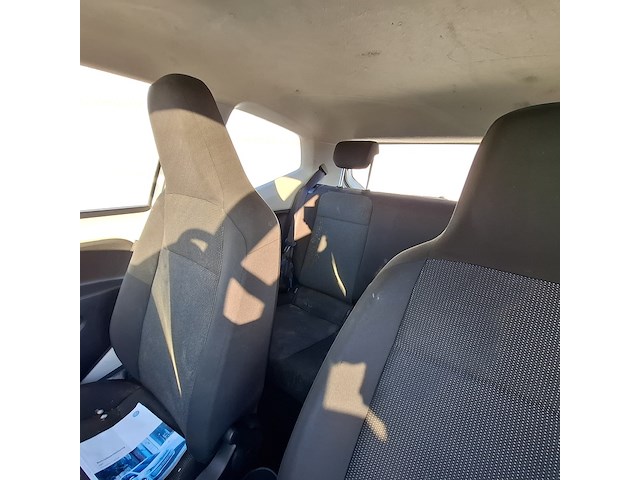 Personenauto, volkswagen, up - afbeelding 26 van  39