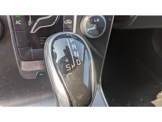 Personenauto volvo, v40 1.6 d2 momentum, bouwjaar 2013 - afbeelding 10 van  37