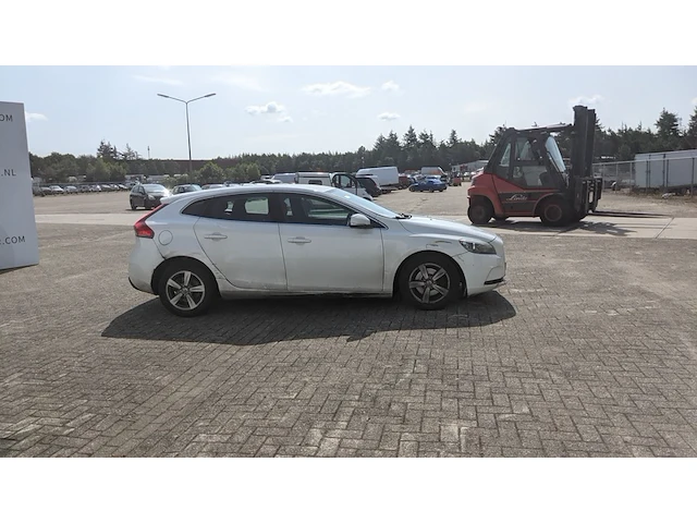 Personenauto volvo, v40 1.6 d2 momentum, bouwjaar 2013 - afbeelding 33 van  37