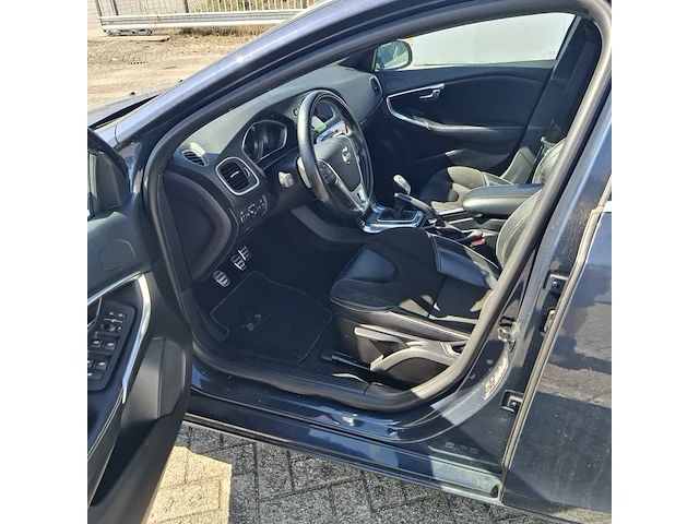 Personenauto volvo, v40 1.6 d2 r-design, bouwjaar 2013 - afbeelding 6 van  52
