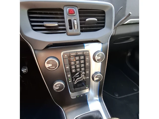 Personenauto volvo, v40 1.6 d2 r-design, bouwjaar 2013 - afbeelding 18 van  52