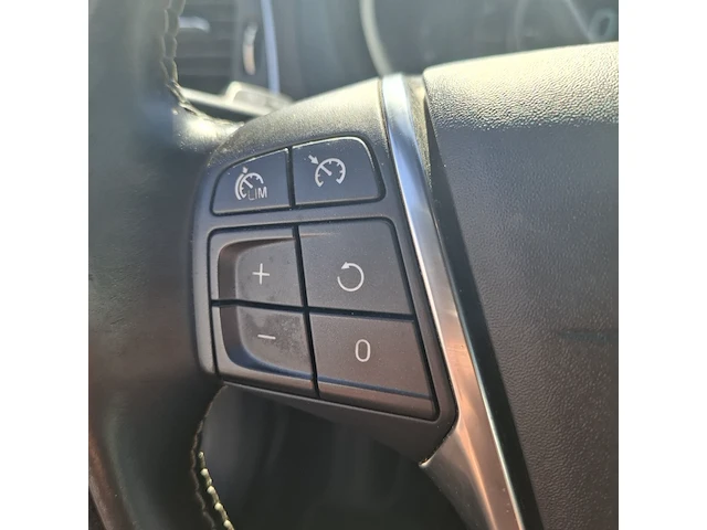Personenauto volvo, v40 1.6 d2 r-design, bouwjaar 2013 - afbeelding 24 van  52