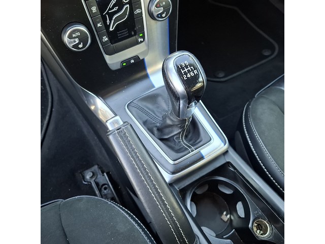 Personenauto, volvo, v40 2.0, 2015 - afbeelding 26 van  46