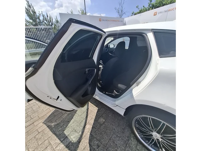 Personenauto volvo, v40 2.0 d4 base business, bouwjaar 2014 - afbeelding 13 van  38