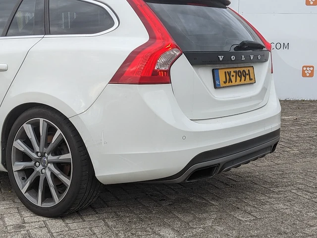 Personenauto volvo, v60 2.0 d4 nordic+, wit, bouwjaar 2016 - afbeelding 2 van  41