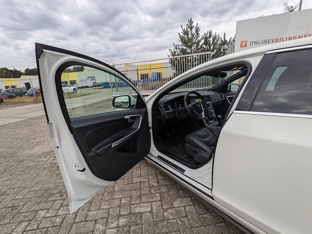 Personenauto volvo, v60 2.0 d4 nordic+, wit, bouwjaar 2016 - afbeelding 3 van  41