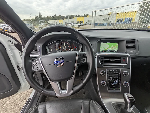 Personenauto volvo, v60 2.0 d4 nordic+, wit, bouwjaar 2016 - afbeelding 6 van  41