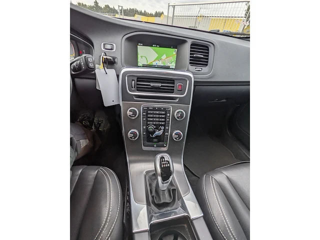 Personenauto volvo, v60 2.0 d4 nordic+, wit, bouwjaar 2016 - afbeelding 10 van  41