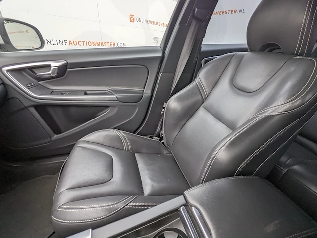 Personenauto volvo, v60 2.0 d4 nordic+, wit, bouwjaar 2016 - afbeelding 15 van  41