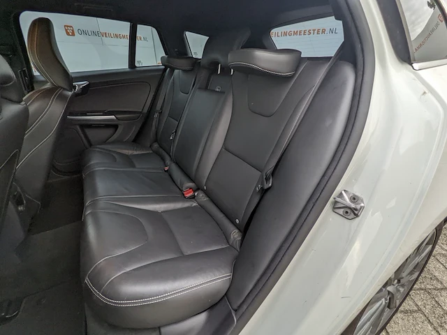 Personenauto volvo, v60 2.0 d4 nordic+, wit, bouwjaar 2016 - afbeelding 18 van  41
