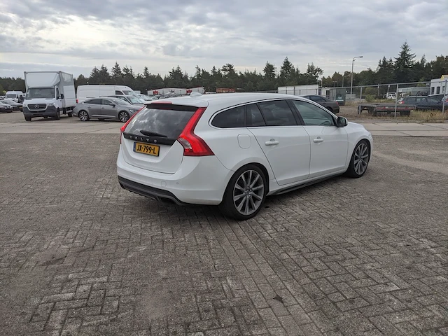 Personenauto volvo, v60 2.0 d4 nordic+, wit, bouwjaar 2016 - afbeelding 37 van  41