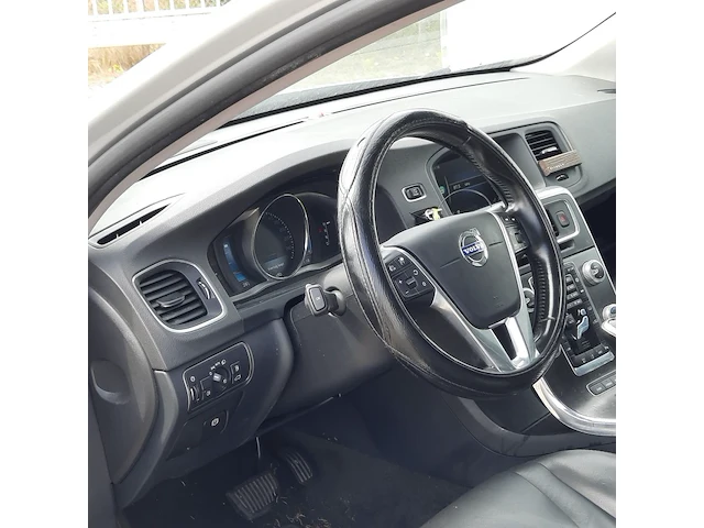 Personenauto volvo, v60 2.4 d6 twin engine r-design, bouwjaar 2015 - afbeelding 29 van  66