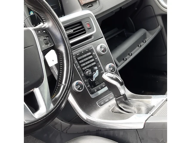 Personenauto volvo, v60 2.4 d6 twin engine r-design, bouwjaar 2015 - afbeelding 36 van  66