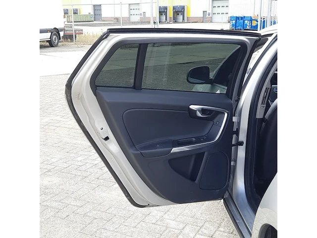 Personenauto volvo, v60 2.4 d6 twin engine r-design, bouwjaar 2015 - afbeelding 47 van  66