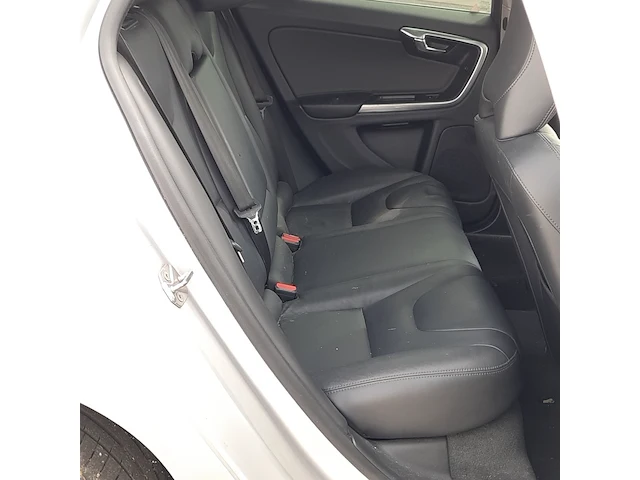 Personenauto volvo, v60 2.4 d6 twin engine r-design, bouwjaar 2015 - afbeelding 53 van  66
