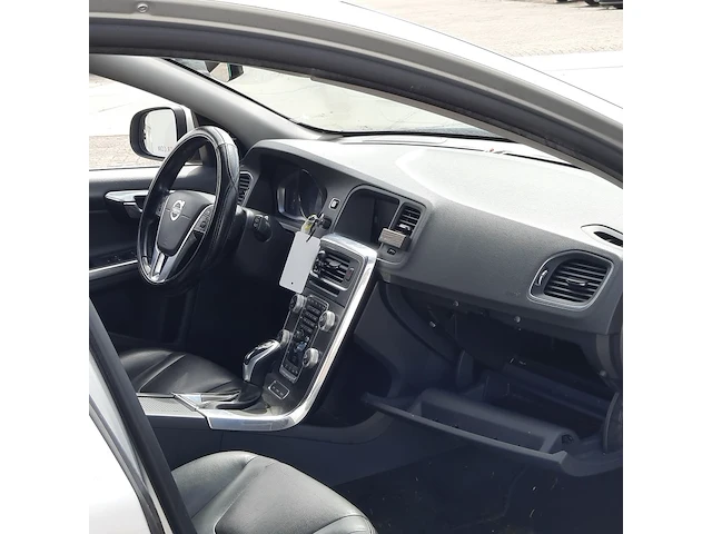 Personenauto volvo, v60 2.4 d6 twin engine r-design, bouwjaar 2015 - afbeelding 60 van  66