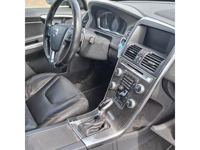 Personenauto volvo, xc60 2.0 d3 fwd ocean race, 2016 - afbeelding 22 van  47