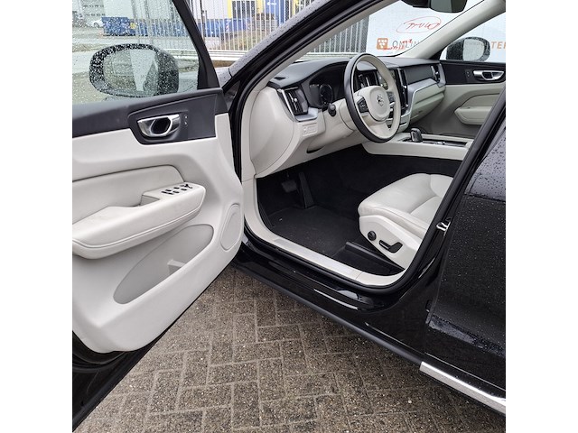 Personenauto volvo, xc60 2.0 recharge t6 awd, bouwjaar 2021 - afbeelding 46 van  47