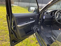 Personenauto - afbeelding 10 van  39