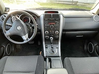 Personenauto - afbeelding 14 van  39
