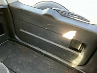 Personenauto - afbeelding 16 van  39