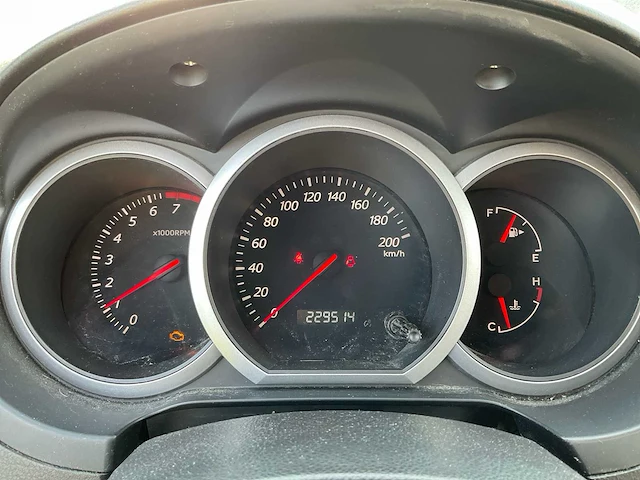 Personenauto - afbeelding 18 van  39