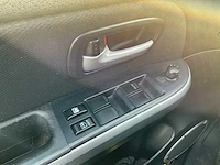 Personenauto - afbeelding 29 van  39