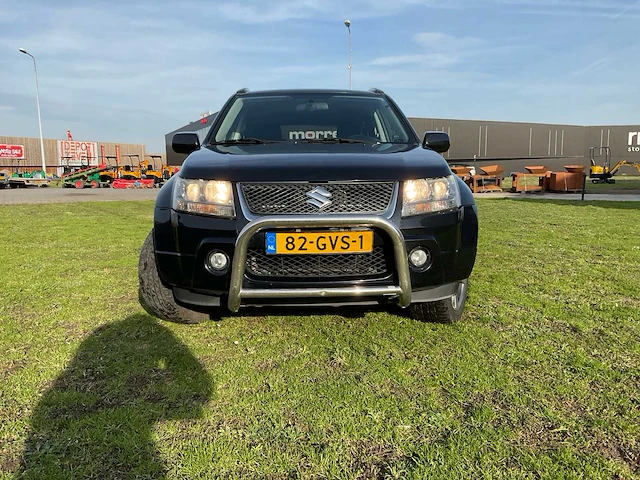 Personenauto - afbeelding 23 van  39