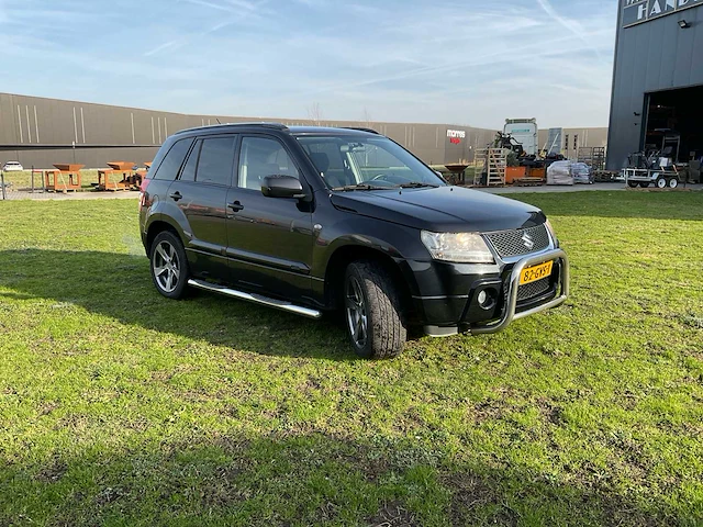 Personenauto - afbeelding 34 van  39