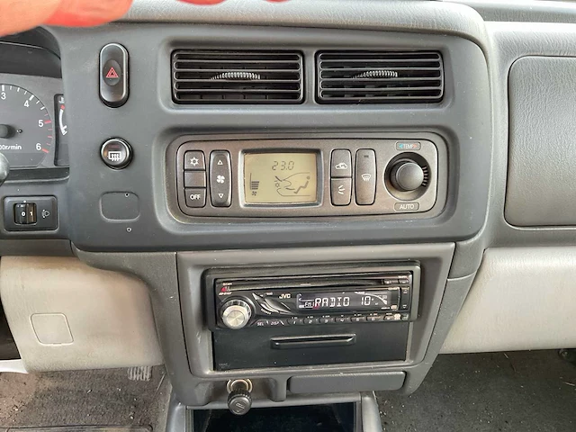 Personenauto - afbeelding 9 van  37