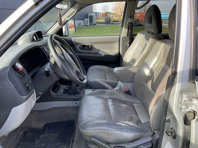 Personenauto - afbeelding 16 van  37