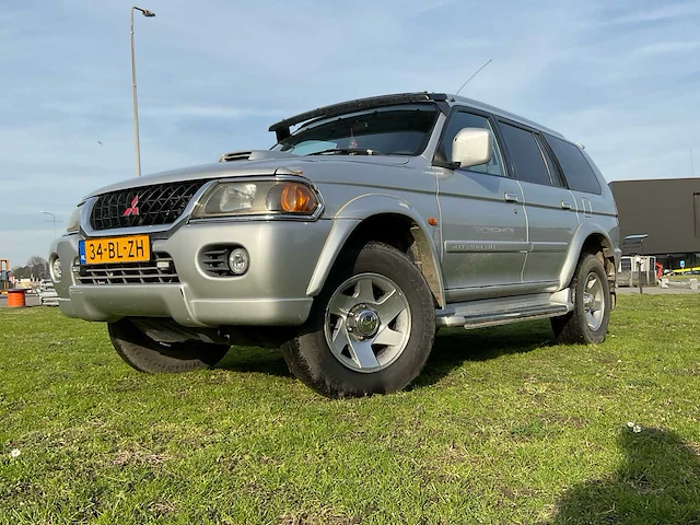 Personenauto - afbeelding 12 van  37