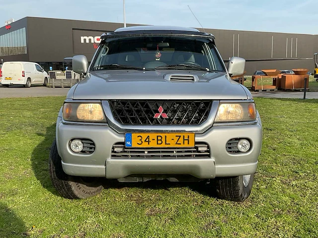 Personenauto - afbeelding 32 van  37