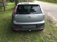 Personenauto - afbeelding 11 van  18