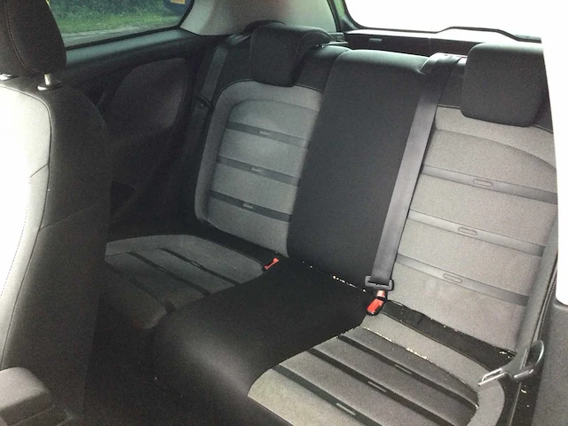 Personenauto - afbeelding 16 van  18