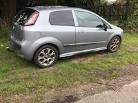 Personenauto - afbeelding 2 van  18