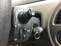 Personenauto - afbeelding 11 van  17