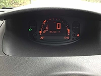 Personenauto - afbeelding 12 van  17