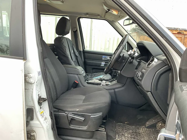 Personenauto - afbeelding 10 van  19