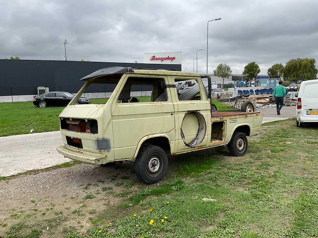 Personenauto - afbeelding 1 van  15