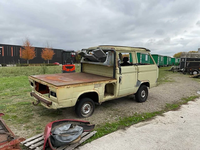 Personenauto - afbeelding 12 van  15