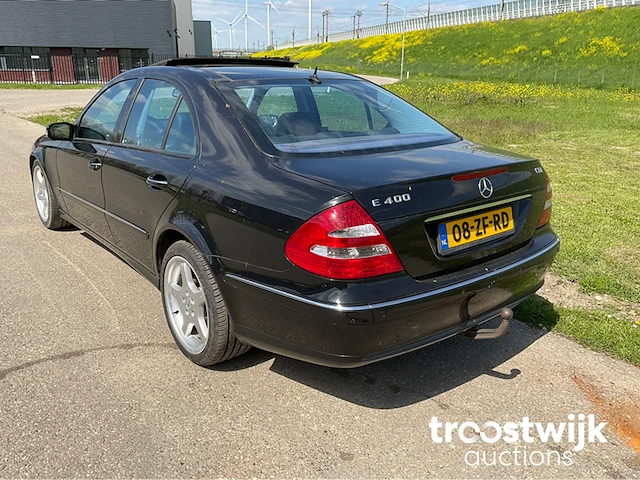 Personenauto - afbeelding 18 van  24