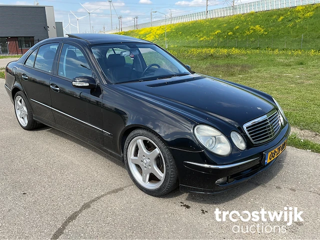 Personenauto - afbeelding 19 van  24