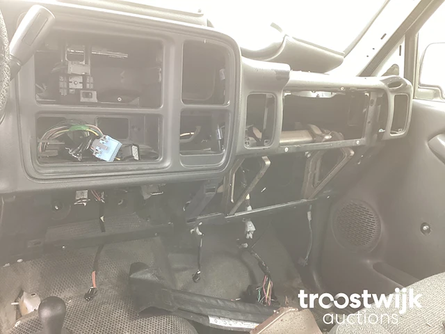 Personenauto - afbeelding 15 van  15