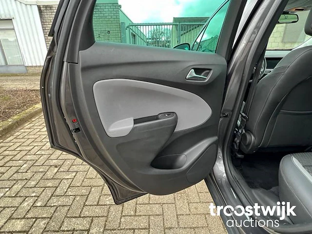 Personenauto - afbeelding 3 van  28