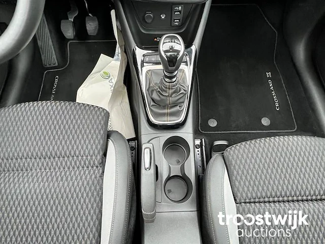 Personenauto - afbeelding 14 van  28