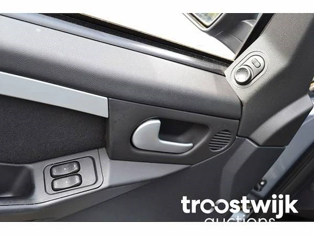 Personenauto - afbeelding 3 van  30
