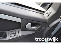 Personenauto - afbeelding 3 van  30