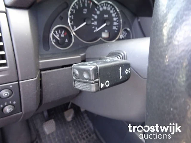 Personenauto - afbeelding 6 van  30