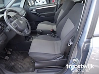 Personenauto - afbeelding 10 van  30